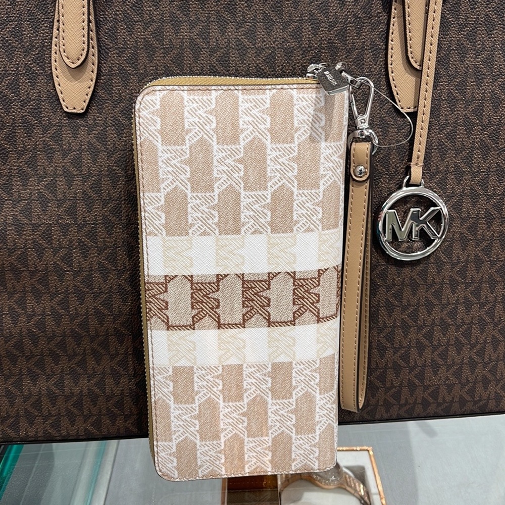 MICHAEL KORS Leather Continental Phone Holder Wristlet Wallet 
Camel 
NWT - Picture 12 of 16